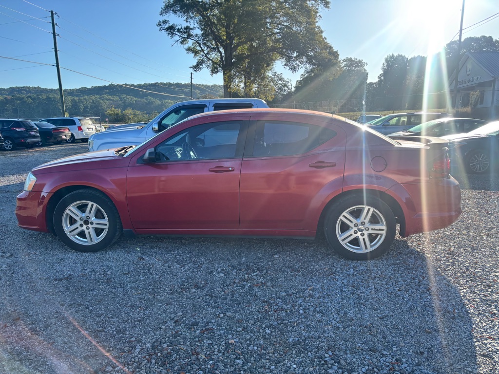2013 Dodge Avenger SE's photo