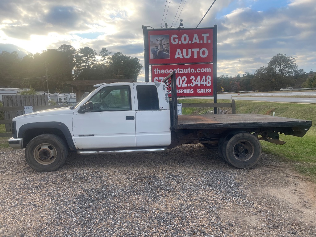 1998 GMC Sierra SL's photo