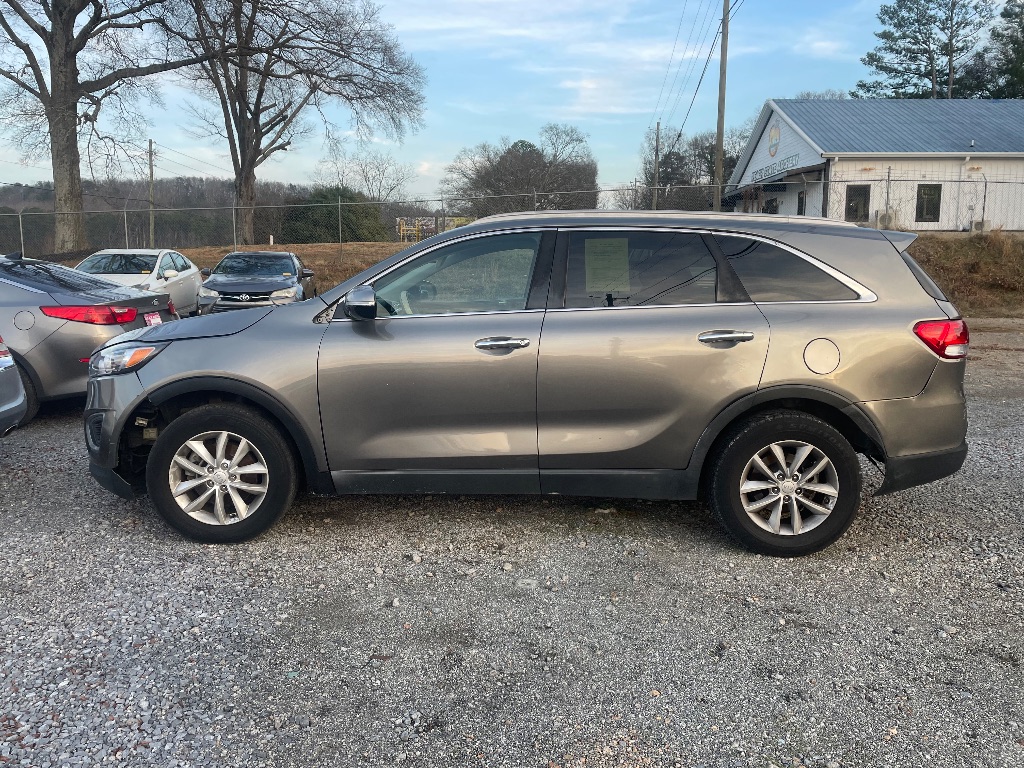 2017 Kia Sorento LX's photo