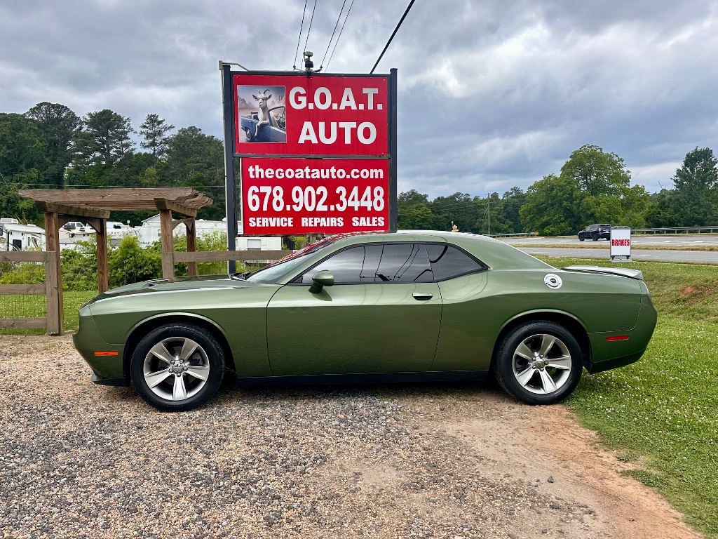 2018 Dodge Challenger SXT's photo