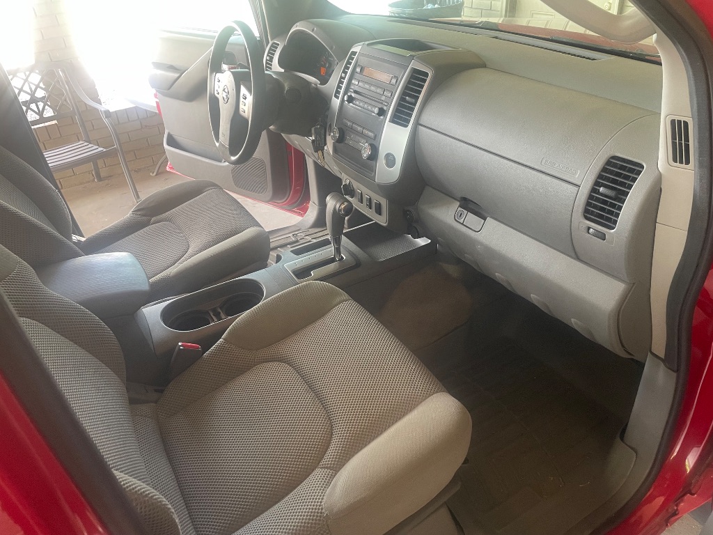 2011 Nissan Frontier SV - Photo 13