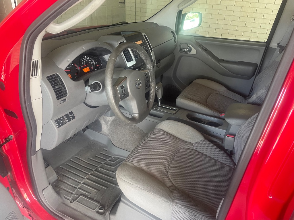 2011 Nissan Frontier SV - Photo 10