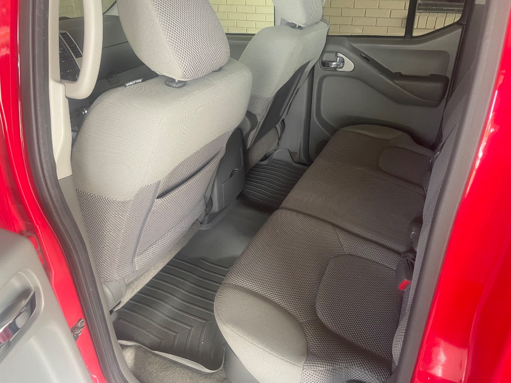 2011 Nissan Frontier SV - Photo 11