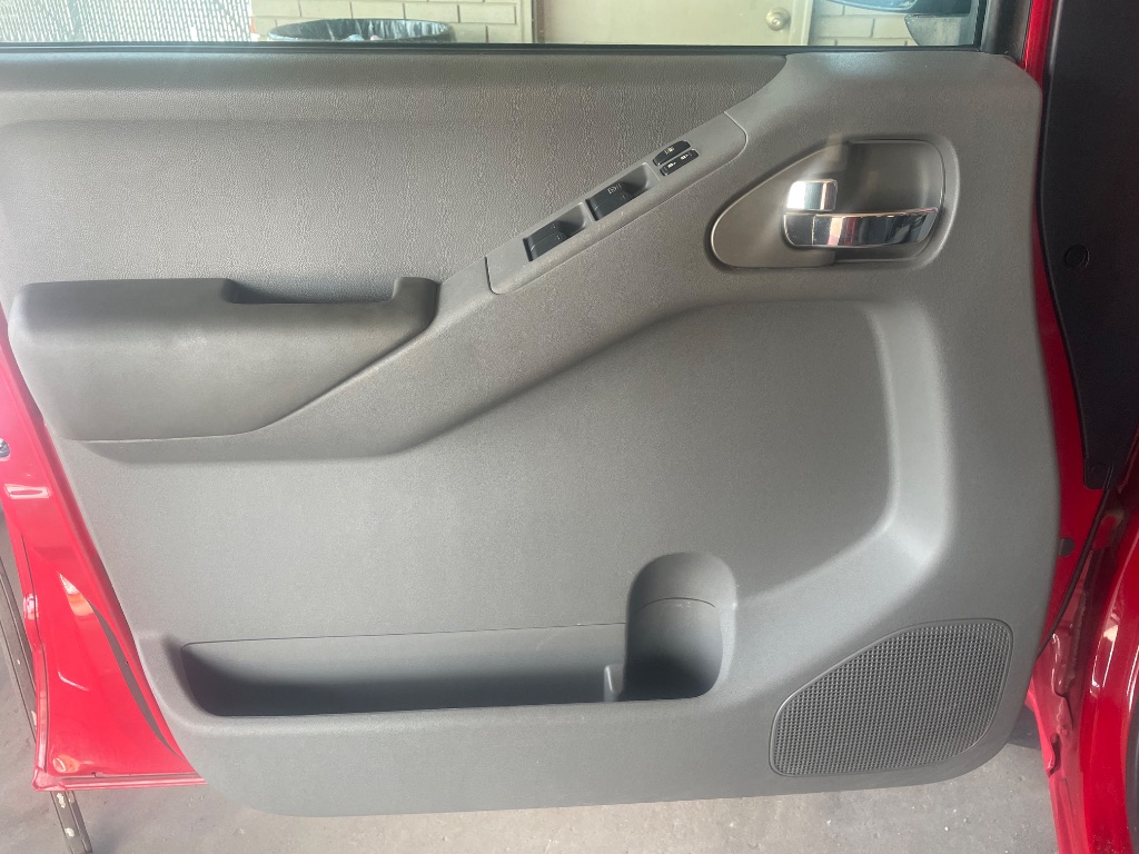 2011 Nissan Frontier SV - Photo 17