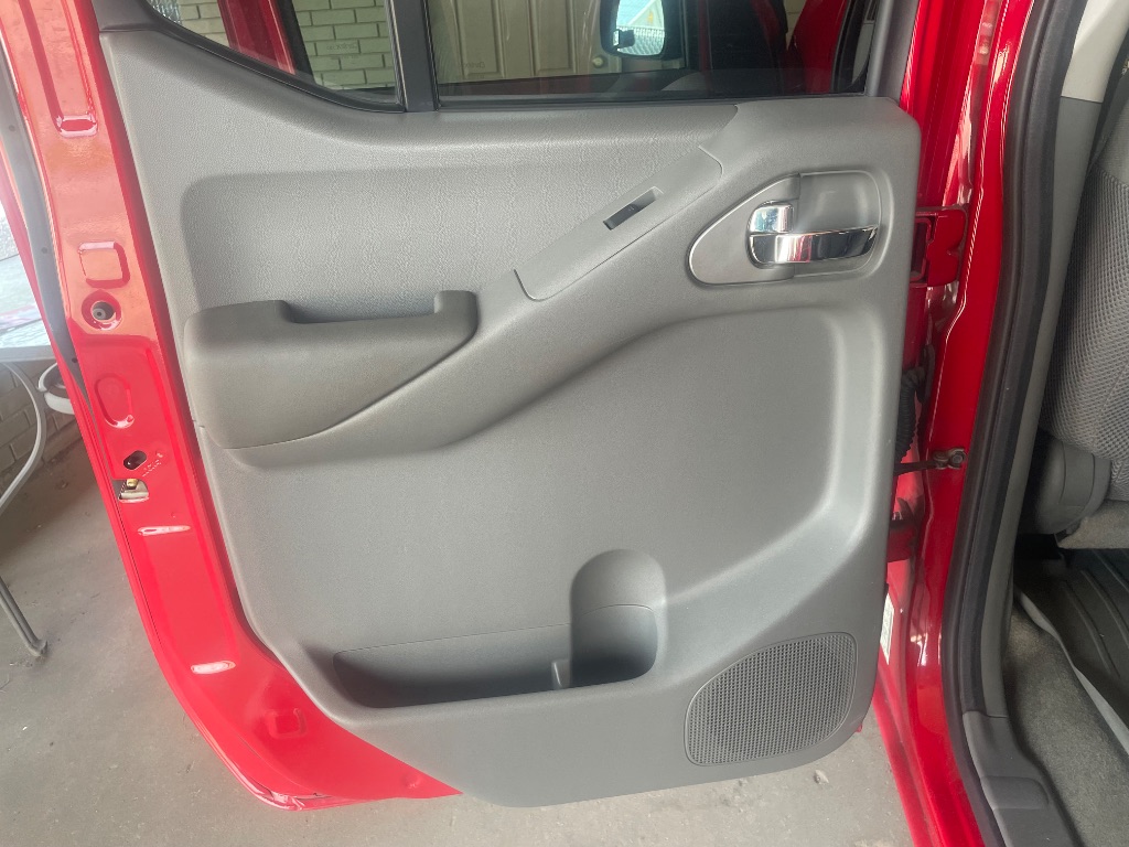 2011 Nissan Frontier SV - Photo 16
