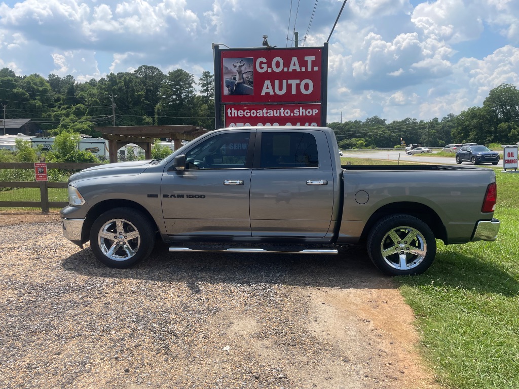 2011 RAM 1500 SLT Crew Cab's photo