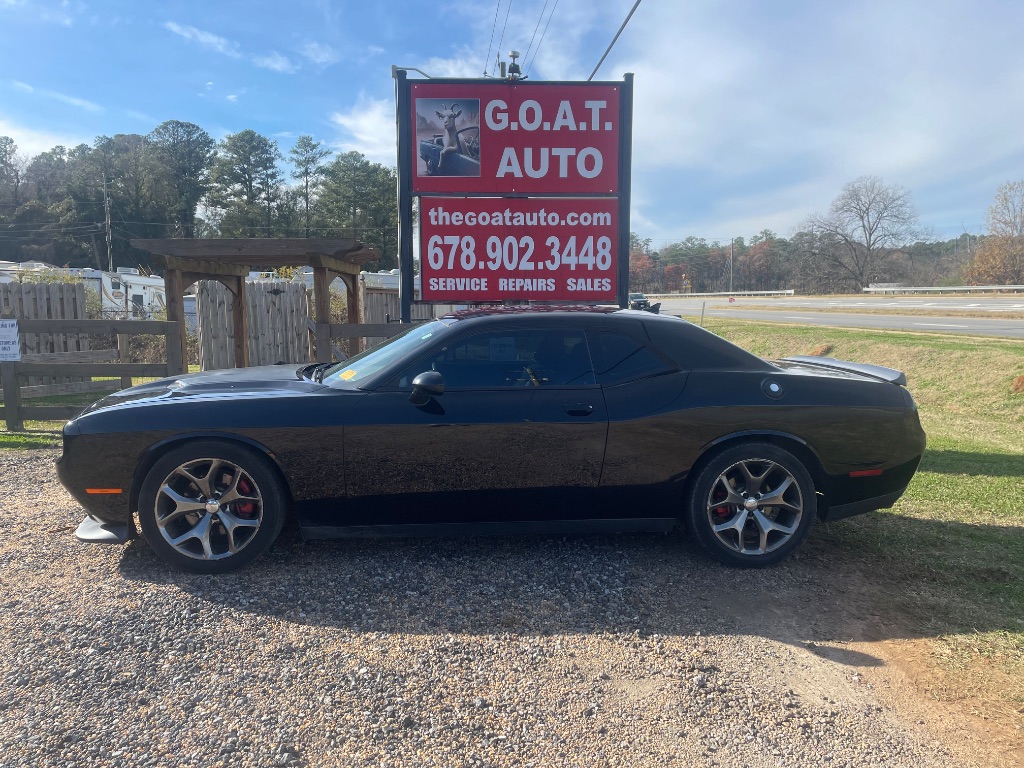 2015 Dodge Challenger R/T's photo