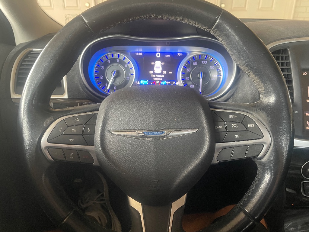 2015 Chrysler 300 Limited - Photo 24