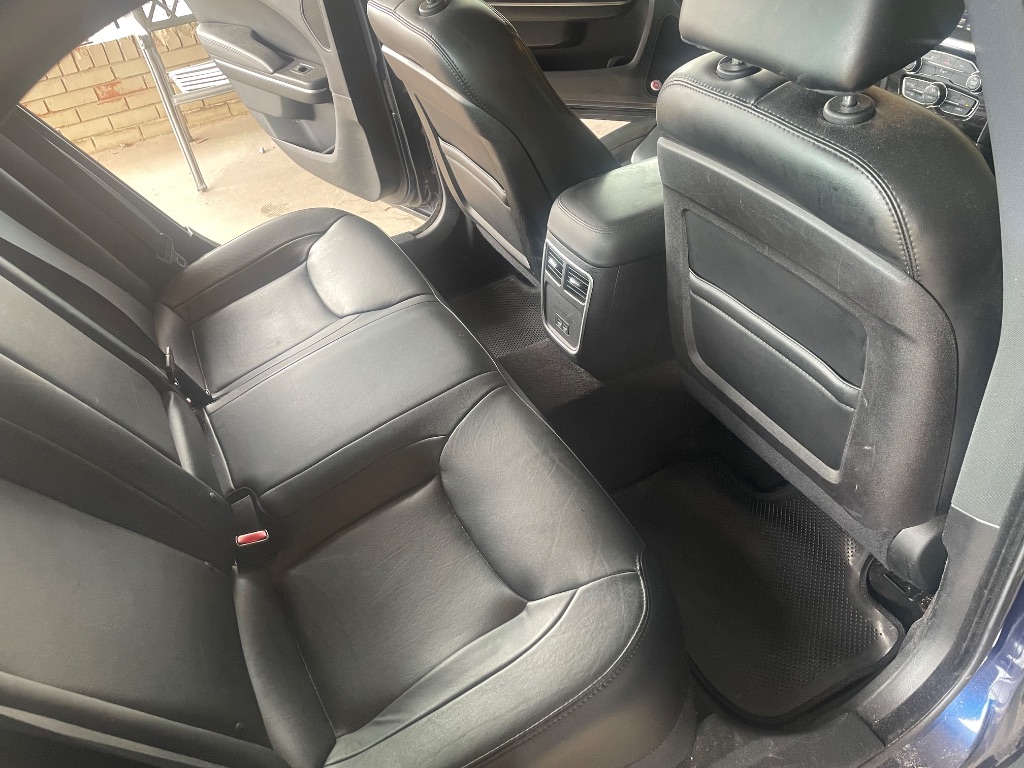 2015 Chrysler 300 Limited - Photo 11