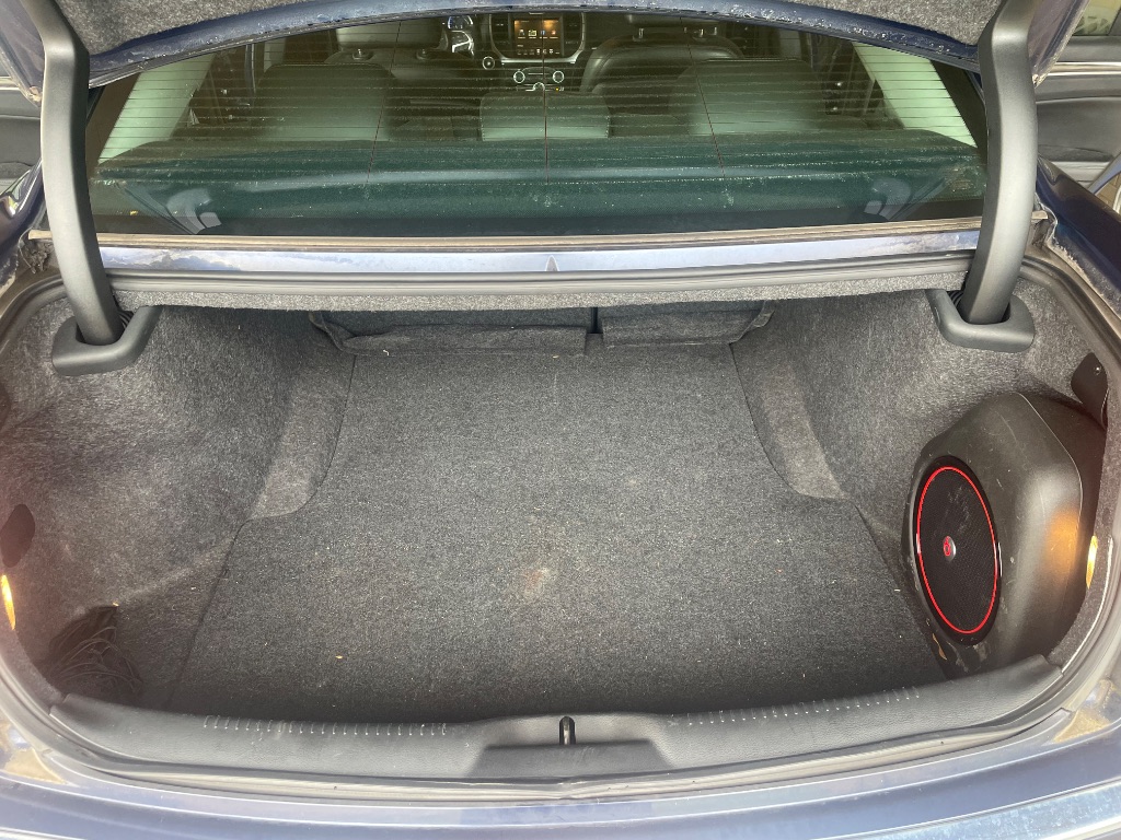 2015 Chrysler 300 Limited - Photo 15