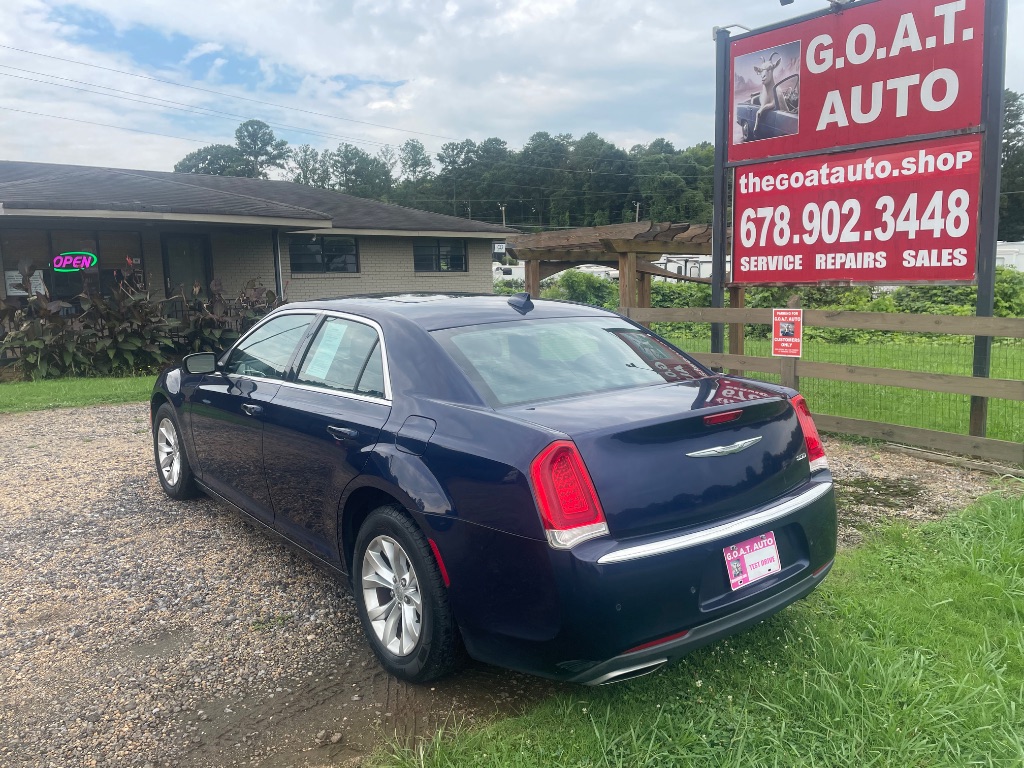 2015 Chrysler 300 Limited - Photo 8