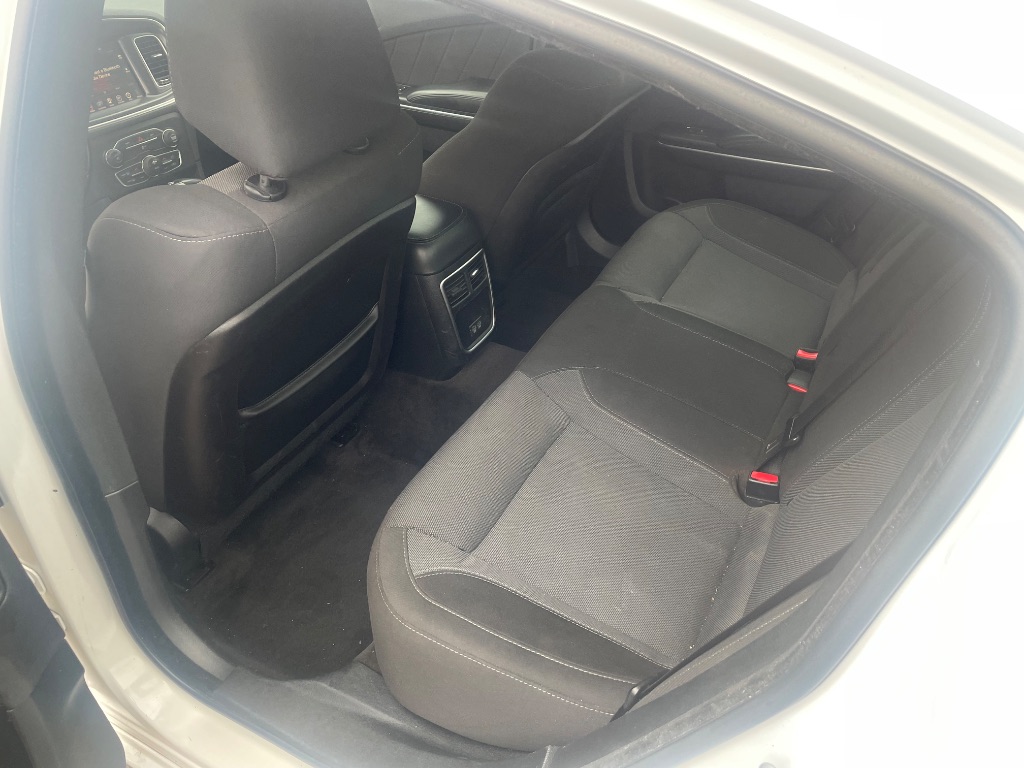 2015 Dodge Charger SXT - Photo 14